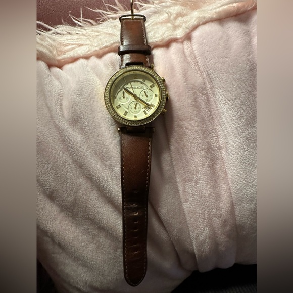 Michael Kors Leather Watch - Excellent Condition main image 5